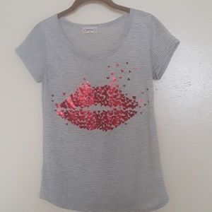 Gray strip shirt with lip in the middle